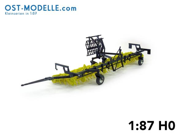 Koppelwagen T890 A01 Bodenbearbeitung 2 Feingrubber B231 Transportstellung gelb